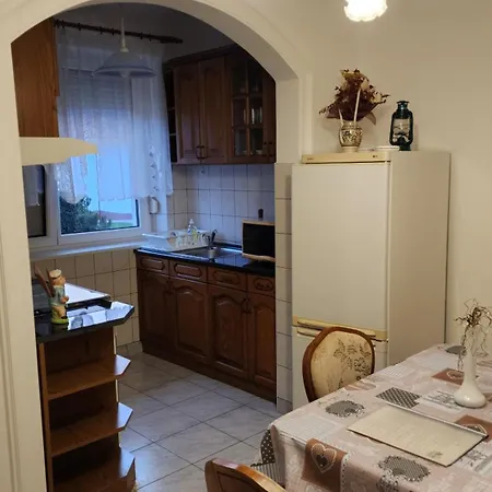 Szigetkoez Apartament *